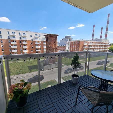 Apple Apartments - Wroblewskiego Prywatne Miejsce Parkingowe Łódź Kültér fotó