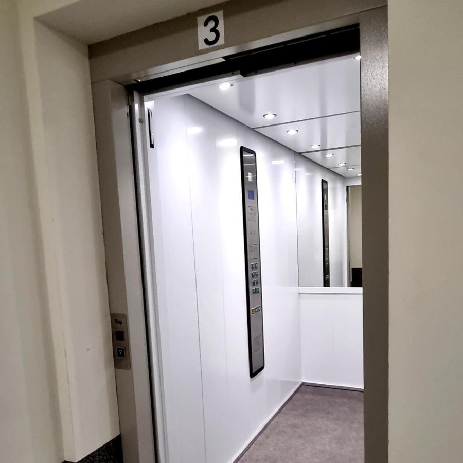 Apple Apartments - Wroblewskiego Prywatne Miejsce Parkingowe Łódź Kültér fotó